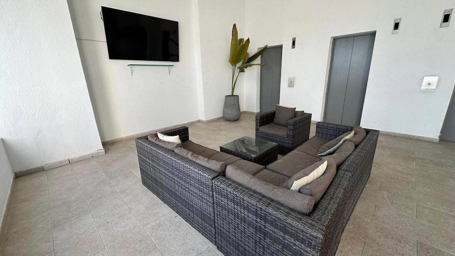 Apartamento De 3 Con Vista Al Mar *